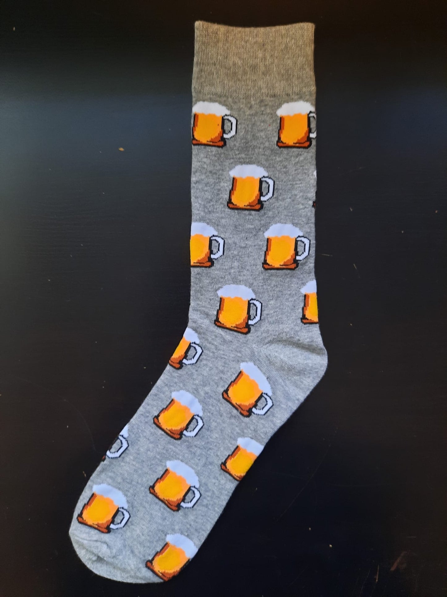 Ankle Socks - Grey socks with beer mugs